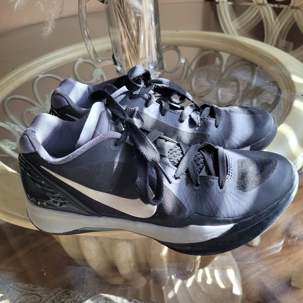 Nike Women's Black and White Athletic Volleyball Shoes, Size 9